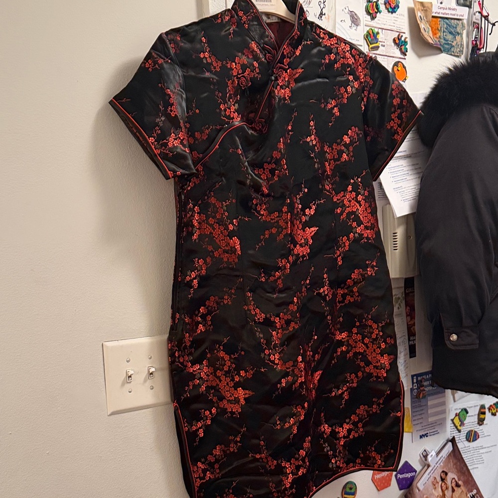 Elegant Black and Red Floral Dress kimonos